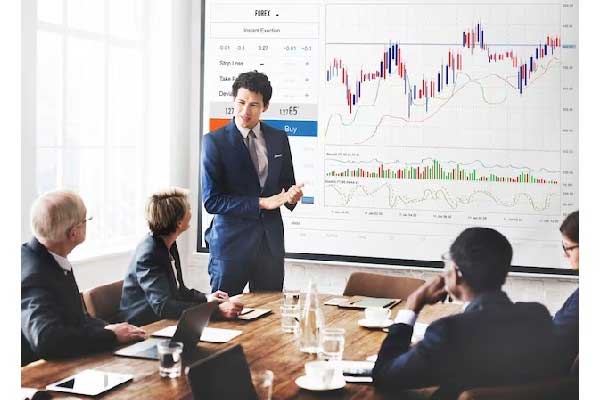 卫星ETF一个月最高涨74%，业内提示短期炒作风险